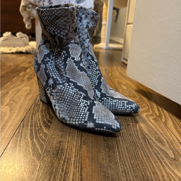 steve madden snake boots